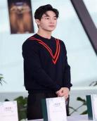 刘宪华出演的韩国综艺去外国街边演唱